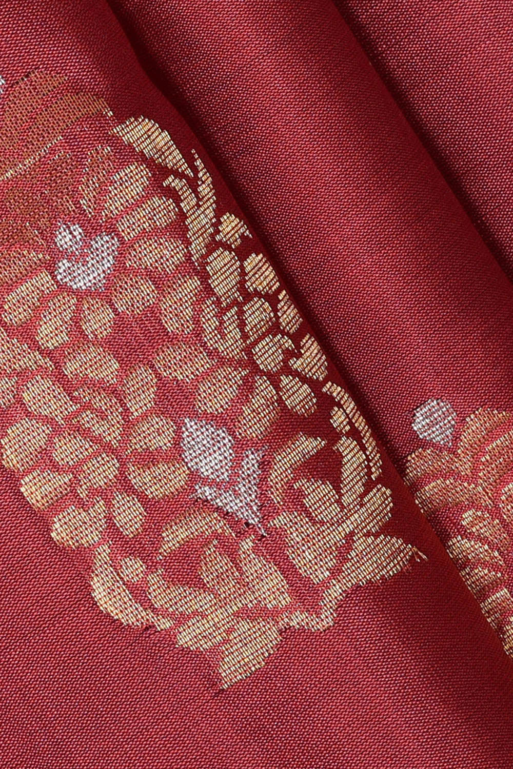 Image of Onion Red Silk Saree